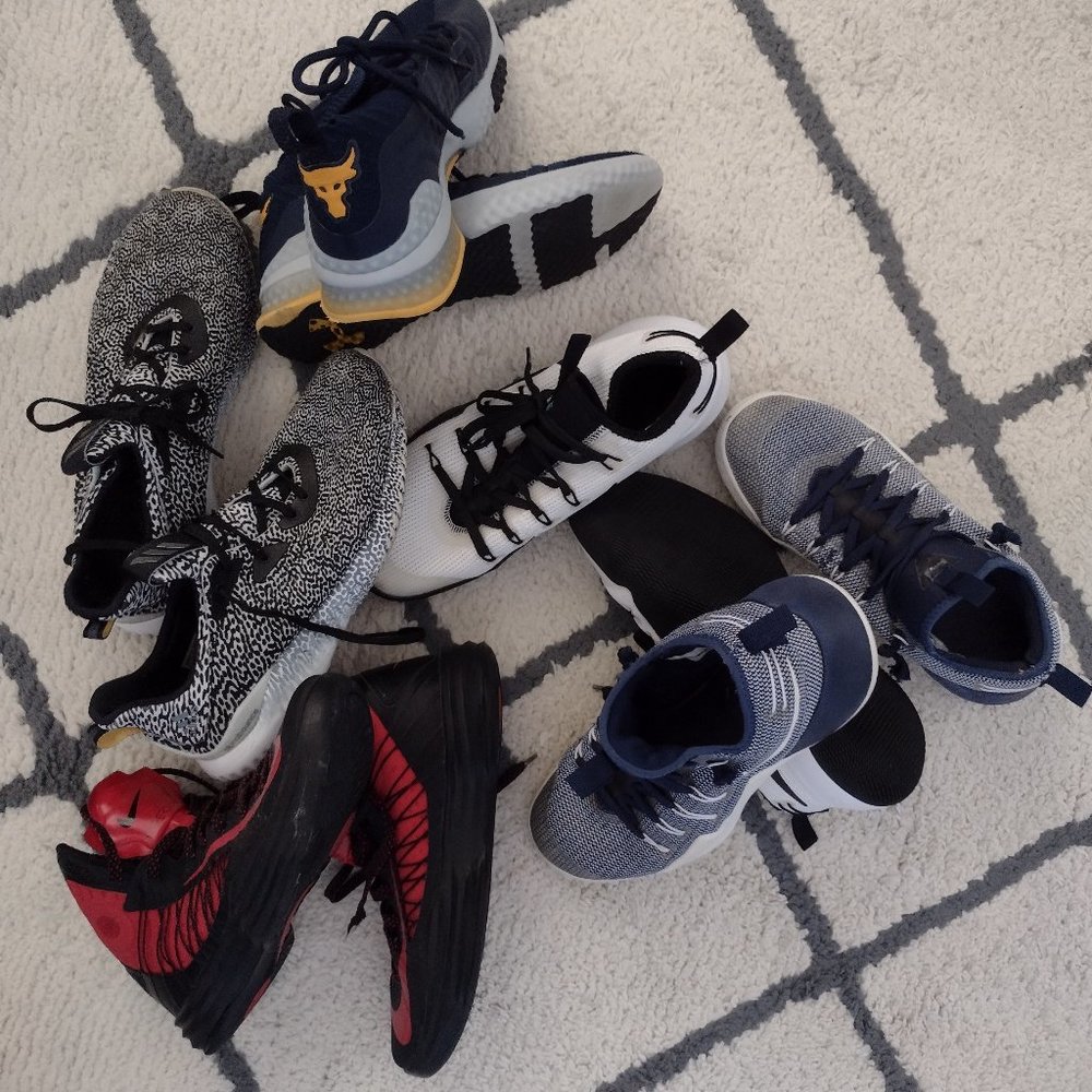 MIXED BOX FIVE PAIRS OF SNEAKERS SIZE 9